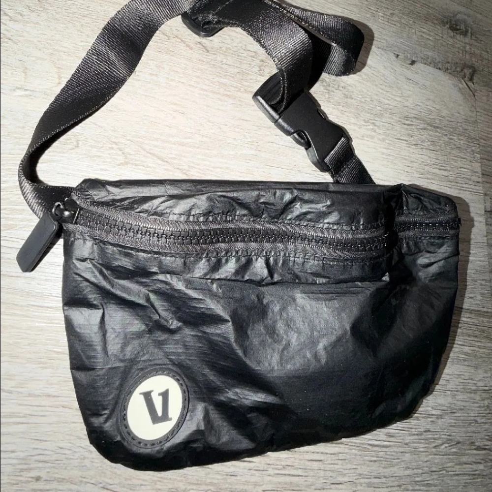 ALOHA VUORI Collection Black and White Bag